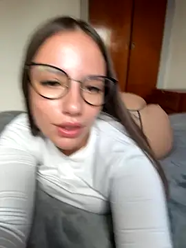 AlessiaaRuso1 online show from November 28, 2025, 6:52 pm