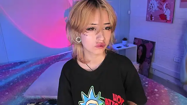 Hannahpage online show from October 4, 2025, 3:02 pm