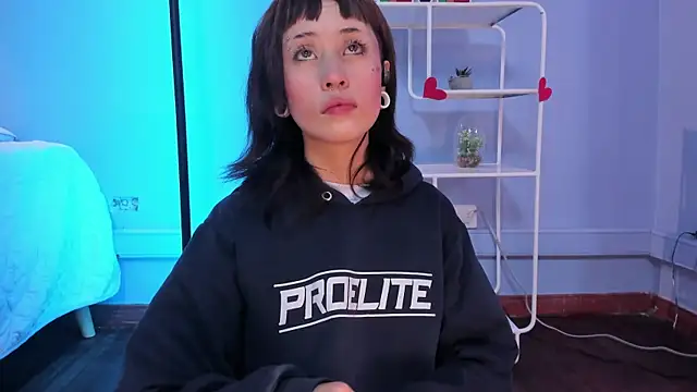 Hannahpage online show from February 24, 2026, 12:28 pm