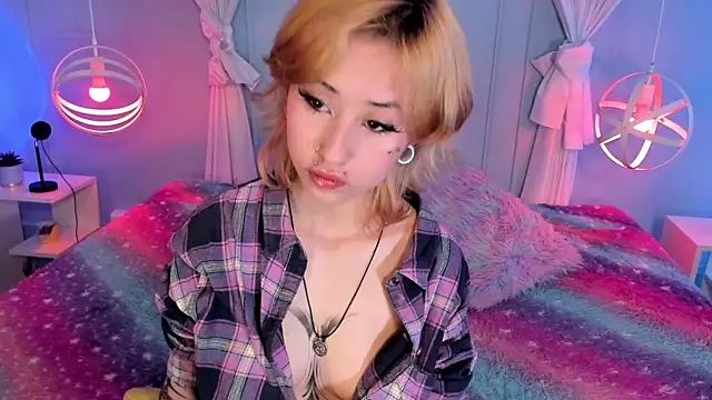 Hannahpage online show from October 1, 2025, 11:58 am