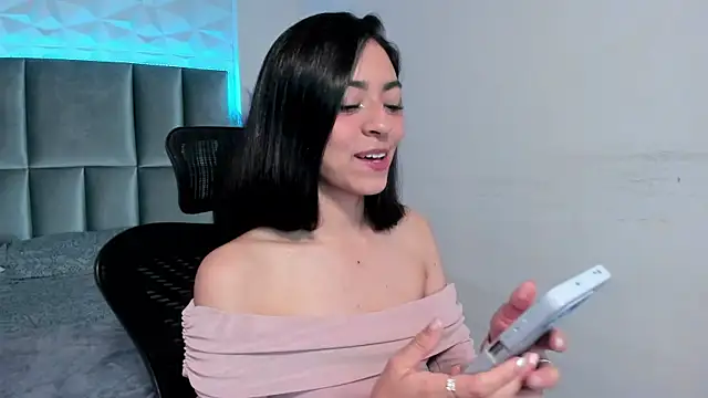 Snapshot of canelleGarces chatting on September 26, 2025, 12:12 pm canelleGarces online show from September 26, 2025, 12:12 pm