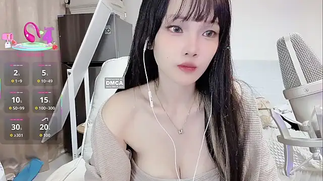 twlilybae online show from November 18, 2025, 8:50 am