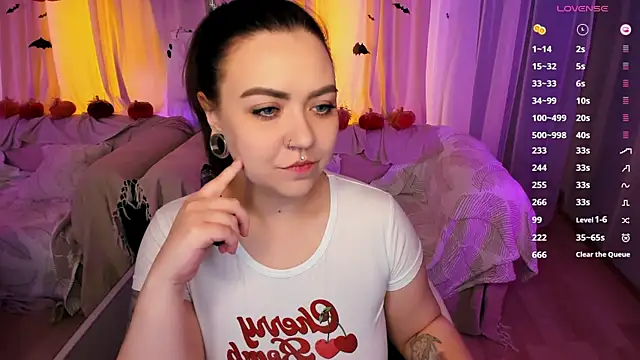 ashton heidii online show from October 28, 2025, 10:52 pm