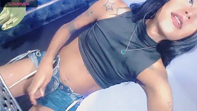 Snapshot of deborahotts chatting on December 3, 2025, 1:43 pm deborahotts online show from December 3, 2025, 1:43 pm