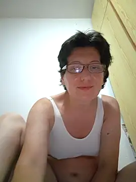 Snapshot of Vera_Elle chatting on July 3, 2026, 12:28 am Vera Elle online show from July 3, 2026, 12:28 am