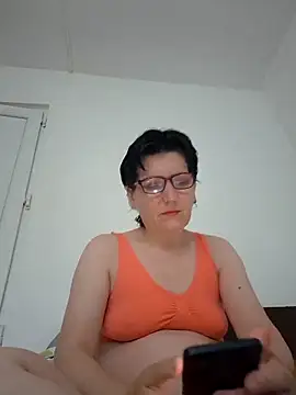 Snapshot of Vera_Elle chatting on May 19, 2026, 3:24 am Vera Elle online show from May 19, 2026, 3:24 am