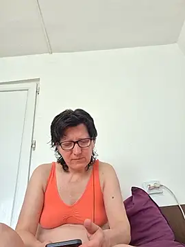 Snapshot of Vera_Elle chatting on April 13, 2026, 6:50 am Vera Elle online show from April 13, 2026, 6:50 am