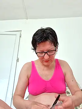 Snapshot of Vera_Elle chatting on April 19, 2026, 6:14 am Vera Elle online show from April 19, 2026, 6:14 am