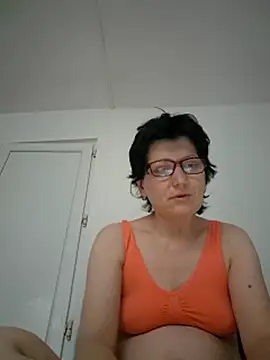 Snapshot of Vera_Elle chatting on May 7, 2026, 4:54 pm Vera Elle online show from May 7, 2026, 4:54 pm