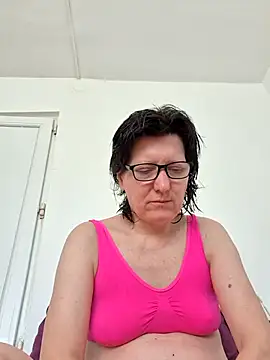 Snapshot of Vera_Elle chatting on April 8, 2026, 5:53 am Vera Elle online show from April 8, 2026, 5:53 am