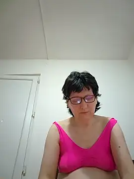 Snapshot of Vera_Elle chatting on May 28, 2026, 2:19 am Vera Elle online show from May 28, 2026, 2:19 am