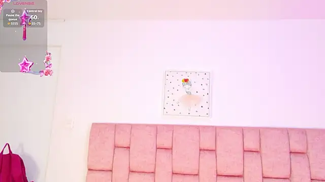 ScarlettLuxe online show from February 25, 2026, 7:58 pm