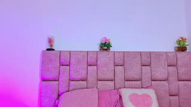 ScarlettLuxe online show from November 27, 2025, 12:49 pm