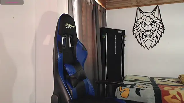 Snapshot of Sweet-Cris chatting on November 20, 2025, 5:13 pm Sweet-Cris online show from November 20, 2025, 5:13 pm