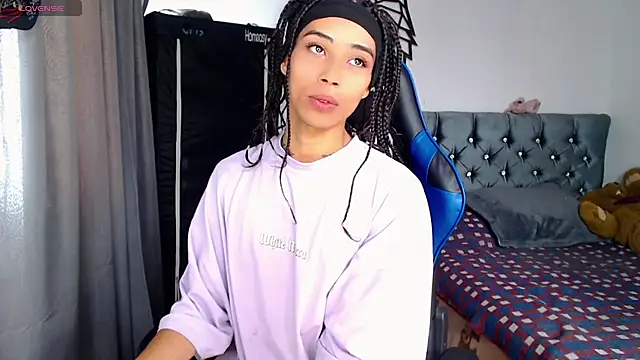 Snapshot of Sweet-Cris chatting on September 19, 2025, 2:32 pm Sweet-Cris online show from September 19, 2025, 2:32 pm