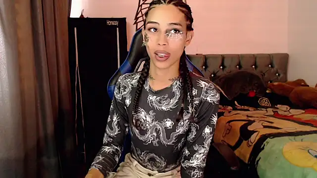 Snapshot of Sweet-Cris chatting on October 24, 2025, 7:24 pm Sweet-Cris online show from October 24, 2025, 7:24 pm