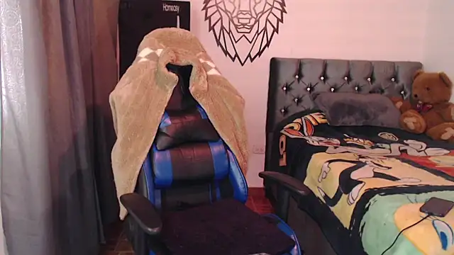 Snapshot of Sweet-Cris chatting on October 7, 2025, 5:25 pm Sweet-Cris online show from October 7, 2025, 5:25 pm