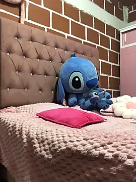 Rachellcooperrr online show from February 25, 2026, 11:37 pm