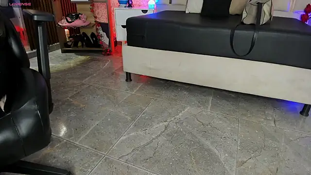 BLUE TAY1 online show from February 18, 2026, 12:12 pm