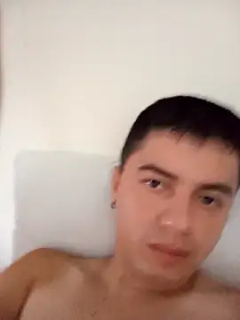 andresSalasSS online show from April 15, 2026, 9:48 pm