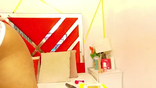 PerlaZultana online show from February 11, 2026, 9:14 pm