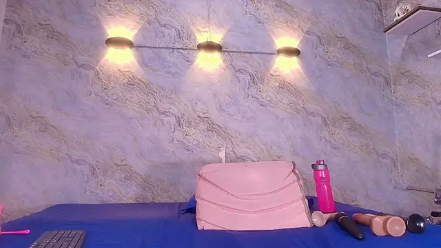 Snapshot of carol_juicyy chatting on November 7, 2025, 7:18 pm carol juicyy online show from November 7, 2025, 7:18 pm