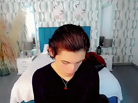 nathalialoes1 online show from November 5, 2025, 7:17 pm