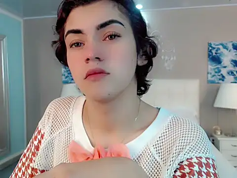 nathalialoes1 online show from November 1, 2025, 12:10 pm