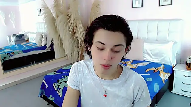 nathalialoes1 online show from November 28, 2025, 6:30 pm