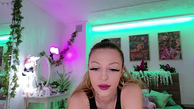 Snapshot of New_Kessie chatting on March 31, 2026, 5:53 am New Kessie online show from March 31, 2026, 5:53 am