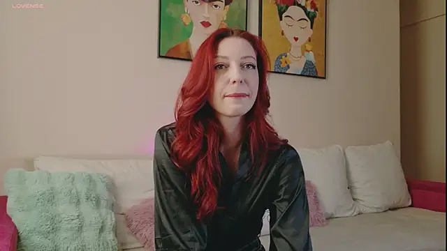 Snapshot of New_Kessie chatting on November 24, 2025, 8:25 am New Kessie online show from November 24, 2025, 8:25 am