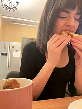 Miranda Kerry online show from October 17, 2025, 6:39 am