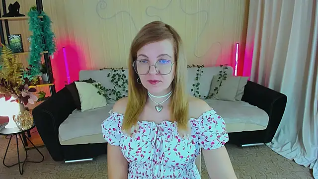 Snapshot of YourUniverser chatting on December 2, 2025, 9:33 am YourUniverser online show from December 2, 2025, 9:33 am