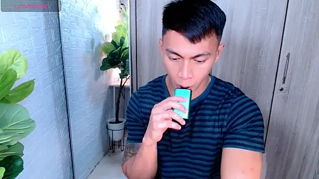 Snapshot of PinooyMilker chatting on January 10, 2026, 12:33 pm PinooyMilker online show from January 10, 2026, 12:33 pm