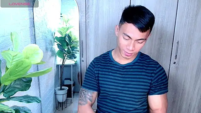 Snapshot of PinooyMilker chatting on February 5, 2026, 11:28 am PinooyMilker online show from February 5, 2026, 11:28 am