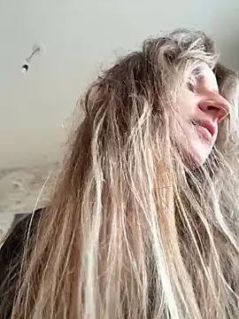 EvvaMur online show from March 5, 2026, 1:57 am