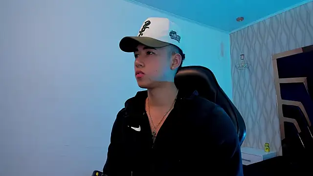 Snapshot of Draven_Marceaux chatting on November 18, 2025, 11:35 am Draven Marceaux online show from November 18, 2025, 11:35 am