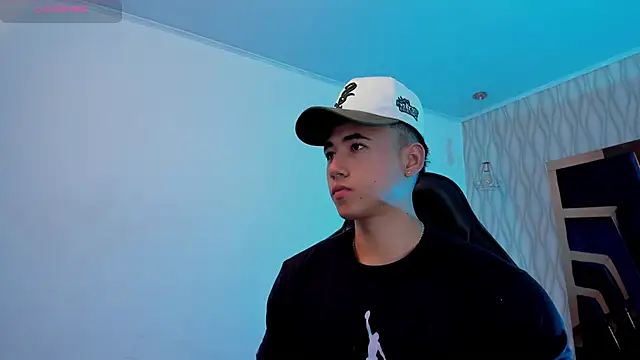 Snapshot of Draven_Marceaux chatting on November 17, 2025, 11:25 am Draven Marceaux online show from November 17, 2025, 11:25 am