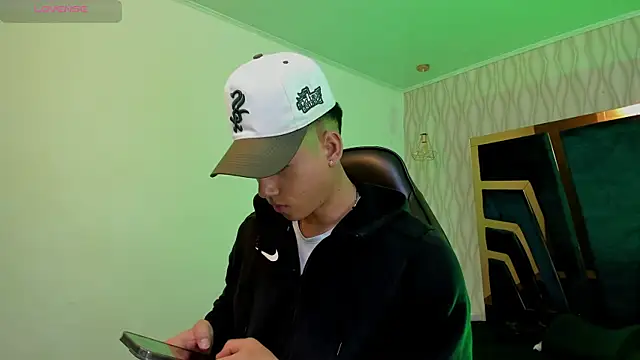 Snapshot of Draven_Marceaux chatting on October 29, 2025, 11:20 am Draven Marceaux online show from October 29, 2025, 11:20 am