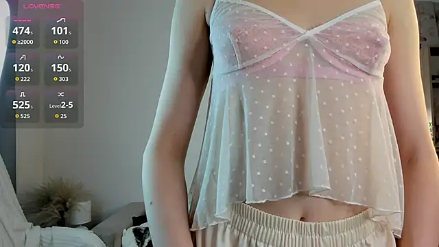 Ice Strawberry online show from October 23, 2025, 3:16 am