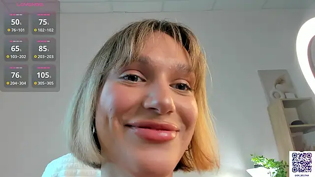 Ice Strawberry online show from September 28, 2025, 2:07 am