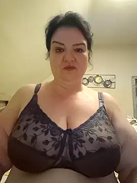 Snapshot of curvymilfxx990 chatting on October 22, 2025, 6:51 pm curvymilfxx990 online show from October 22, 2025, 6:51 pm
