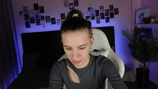 kaleriyaa  online show from September 21, 2025, 1:33 am