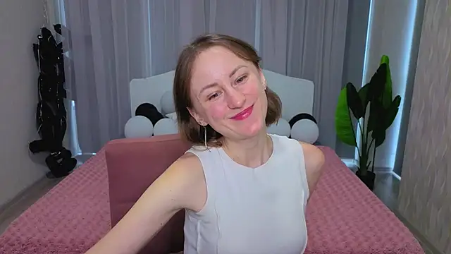 LuluChiiii online show from November 9, 2025, 11:58 am