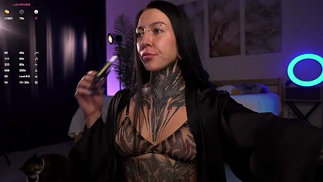 Alise Eve  online show from February 12, 2026, 6:29 pm