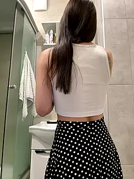 SakuraSara online show from September 26, 2025, 4:19 am