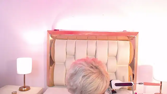 EvaMontenegro online show from October 28, 2025, 4:17 pm