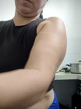 Nala1986 online show from October 3, 2025, 2:40 pm