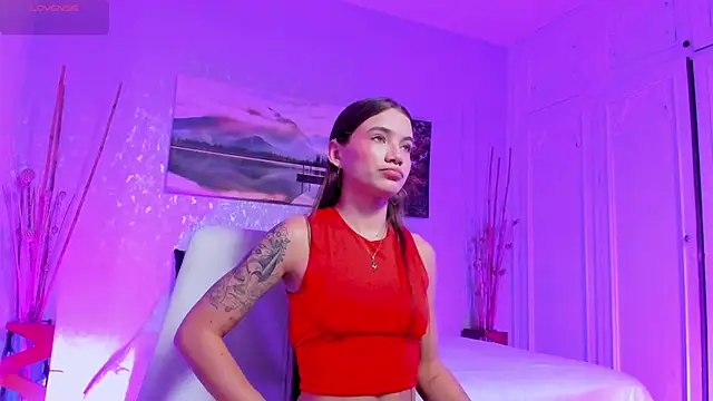 Snapshot of aitana_baker_ chatting on October 3, 2025, 7:37 pm aitana baker online show from October 3, 2025, 7:37 pm