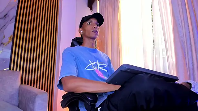 JulienSaint online show from November 15, 2025, 12:09 pm